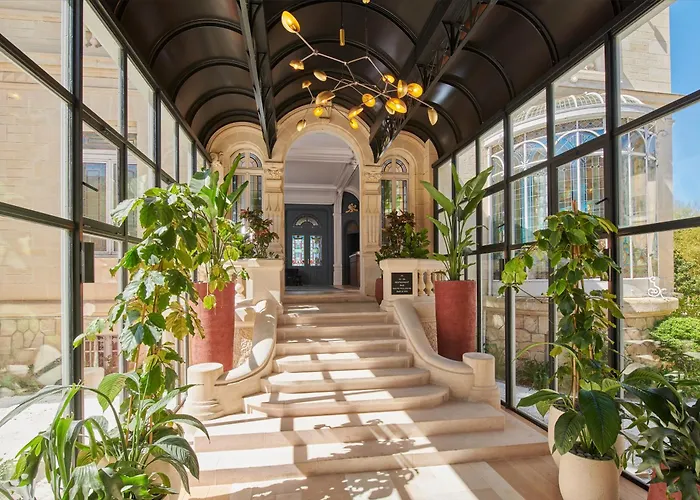 Chateau Hotel Grand Barrail